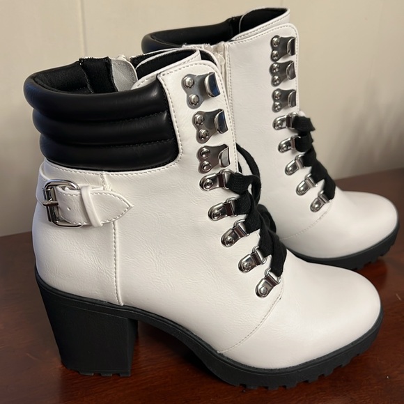 MIA Annamaria Womens Heeled combat style Boots white w/ black sole & trim NWOT - Picture 6 of 10